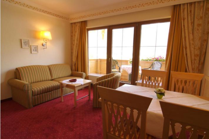 Hotel Garni Larcherhof Mayrhofen Δωμάτιο φωτογραφία