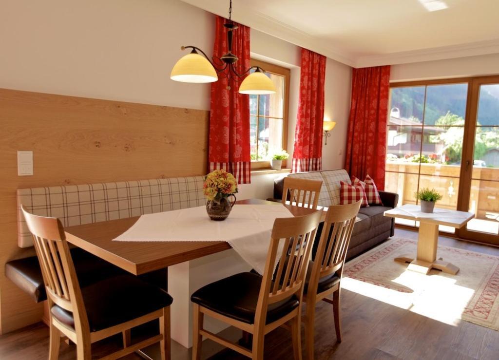 Hotel Garni Larcherhof Mayrhofen Εξωτερικό φωτογραφία